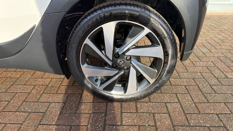 Toyota Aygo X 1.0 VVT-i Edge 5dr Petrol Hatchback